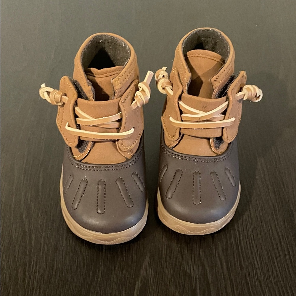 EUC Sperry Todder size 4 Brown Boots with Laces - Picture 4 of 6